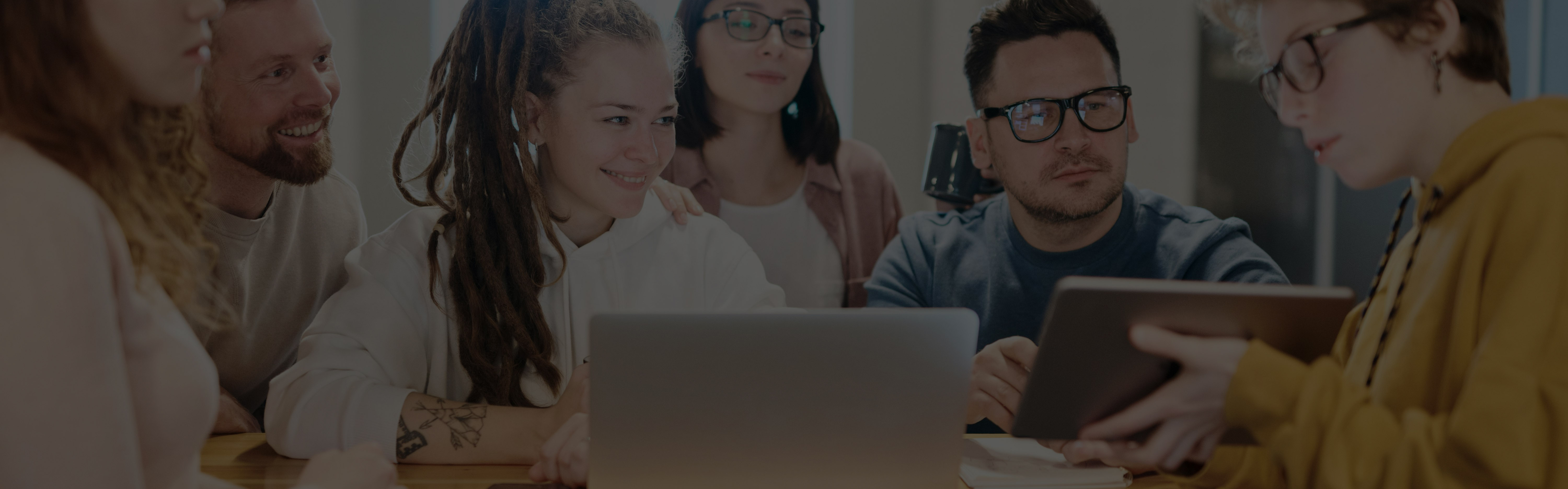 pexels-fauxels-31828353h3