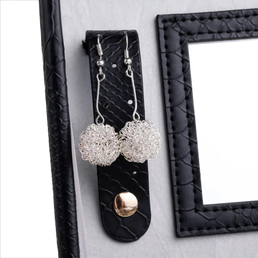 Stylish and Convenient Square Portable Jewelry Box | ZG075