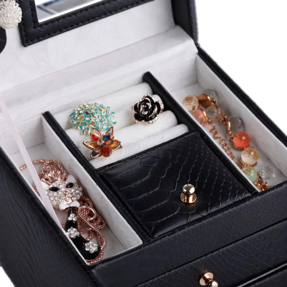Stylish and Convenient Square Portable Jewelry Box | ZG075